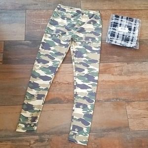 TWO Pairs of LulaRoe Leggings!